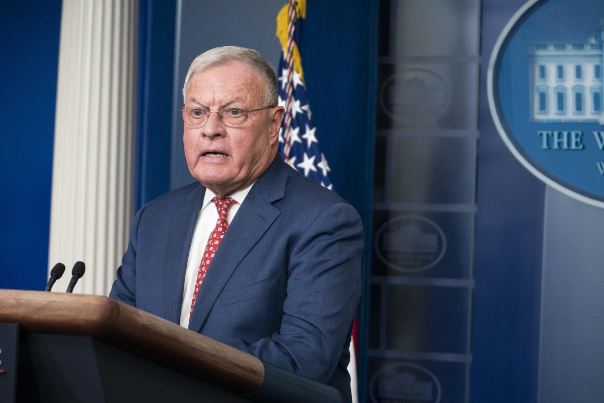 kit01 EPA Sarah Silbiger  Pool.jpg