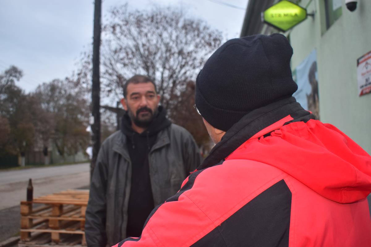 Sa meštanima u Iđošu foto s.u..JPG