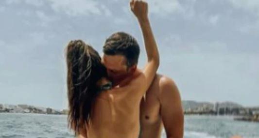 Marija Egelja sa stomakom do zuba u miniću