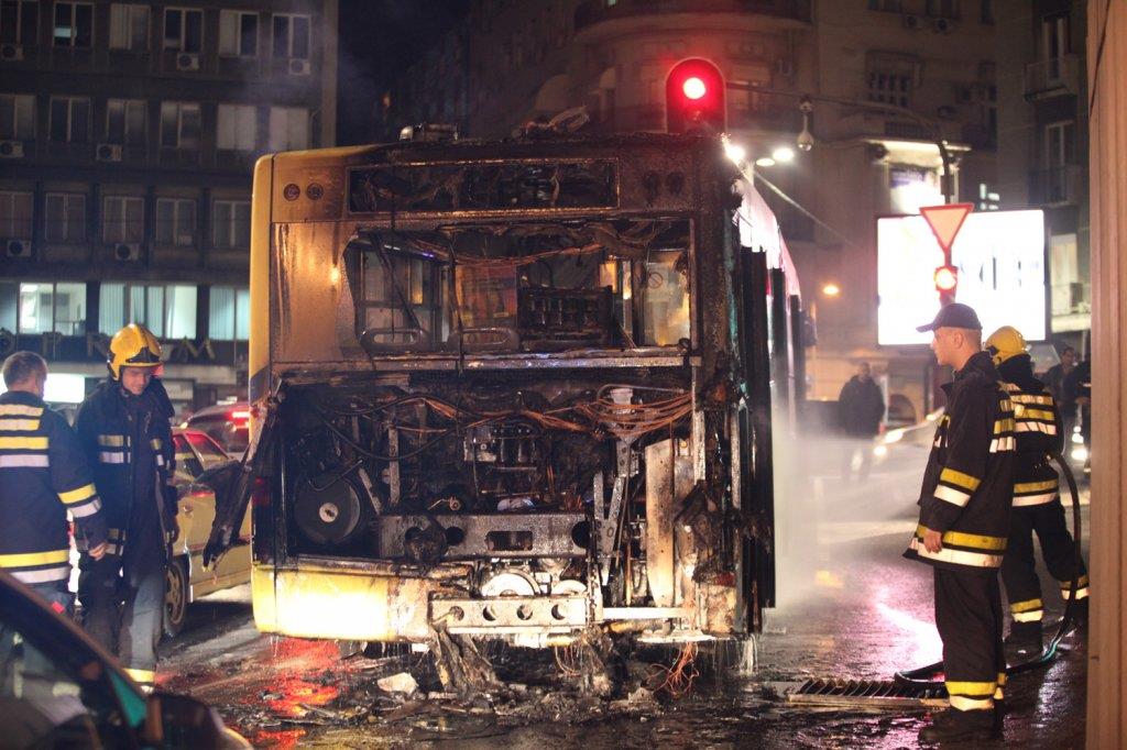 zapalio-se-autobus.jpg