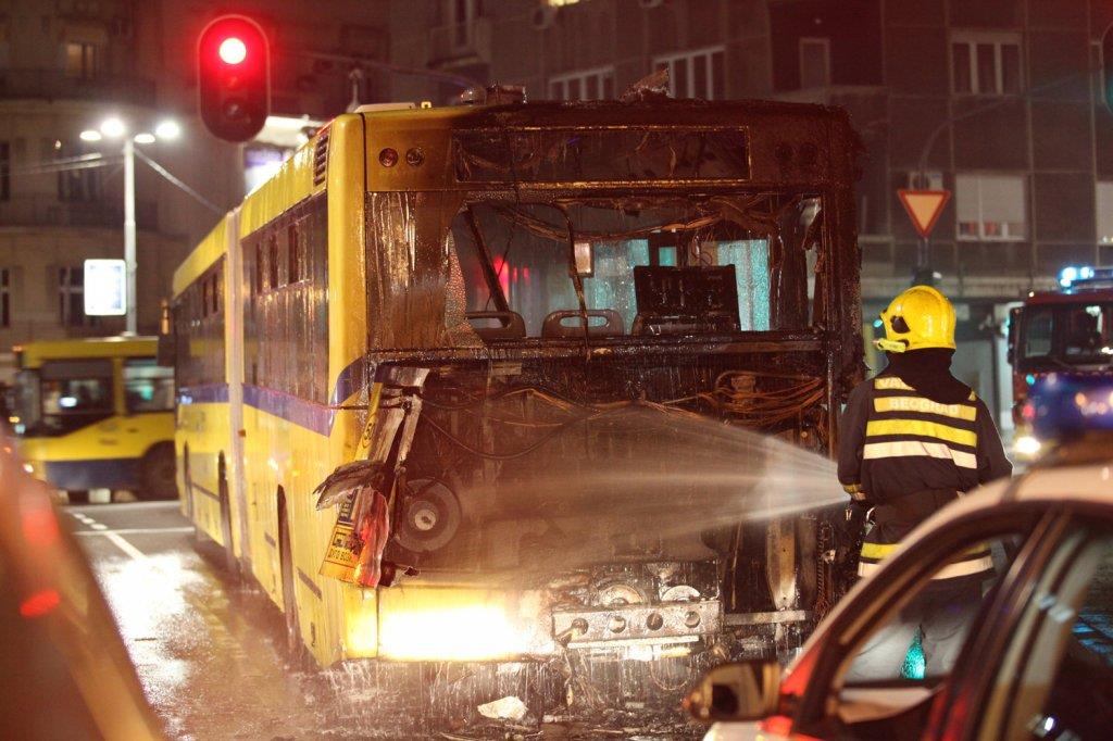 zapalio-se-autobus.jpg