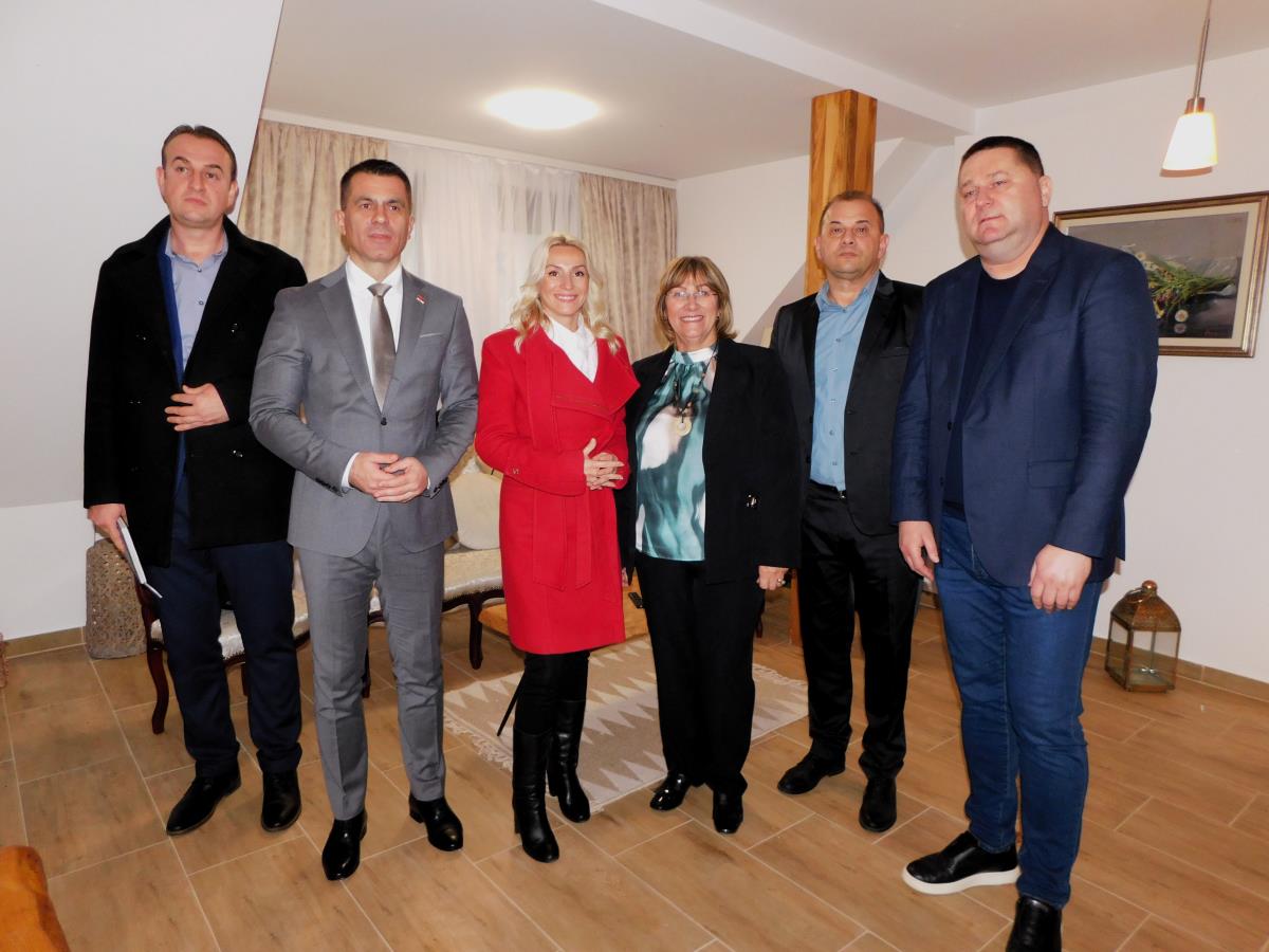 TRŠIĆ- Srbijanka i gosti.JPG