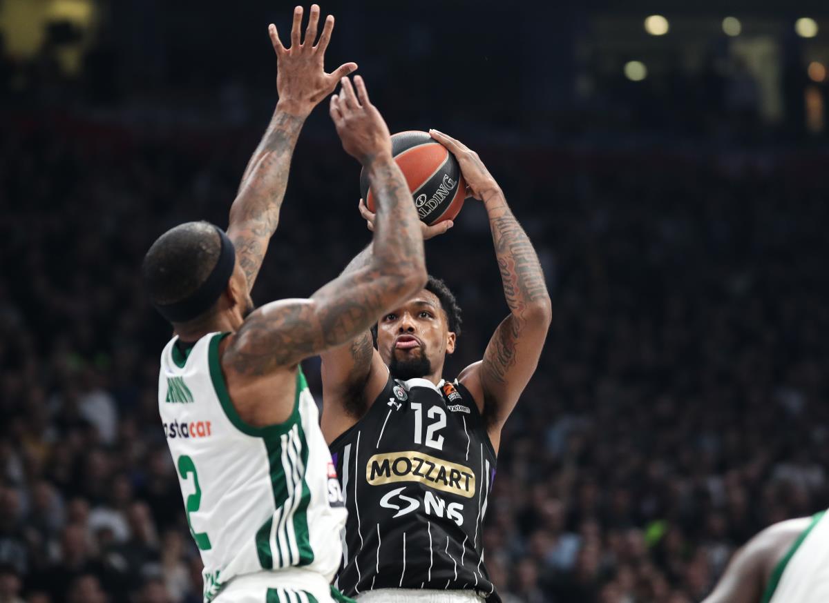 Partizan_v_Panathinaikos-A6008.JPG