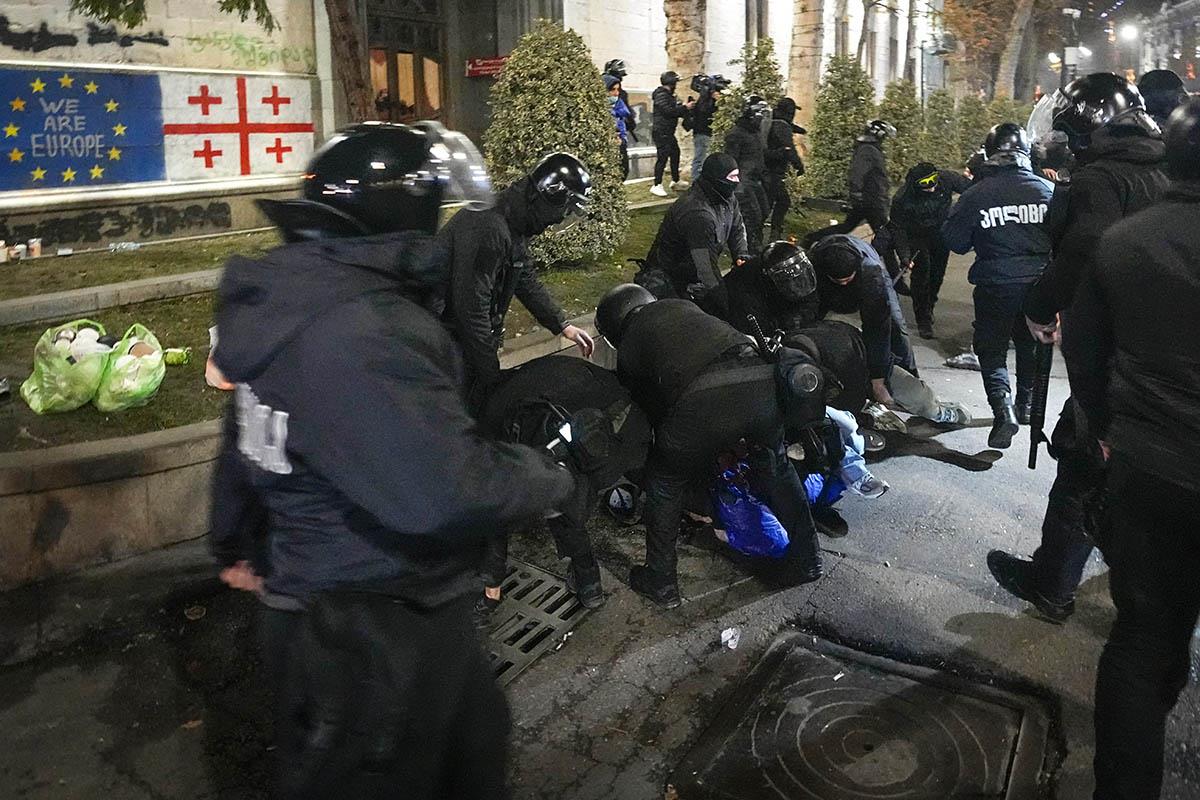 x10 AP Pavel Bednyakov.jpg