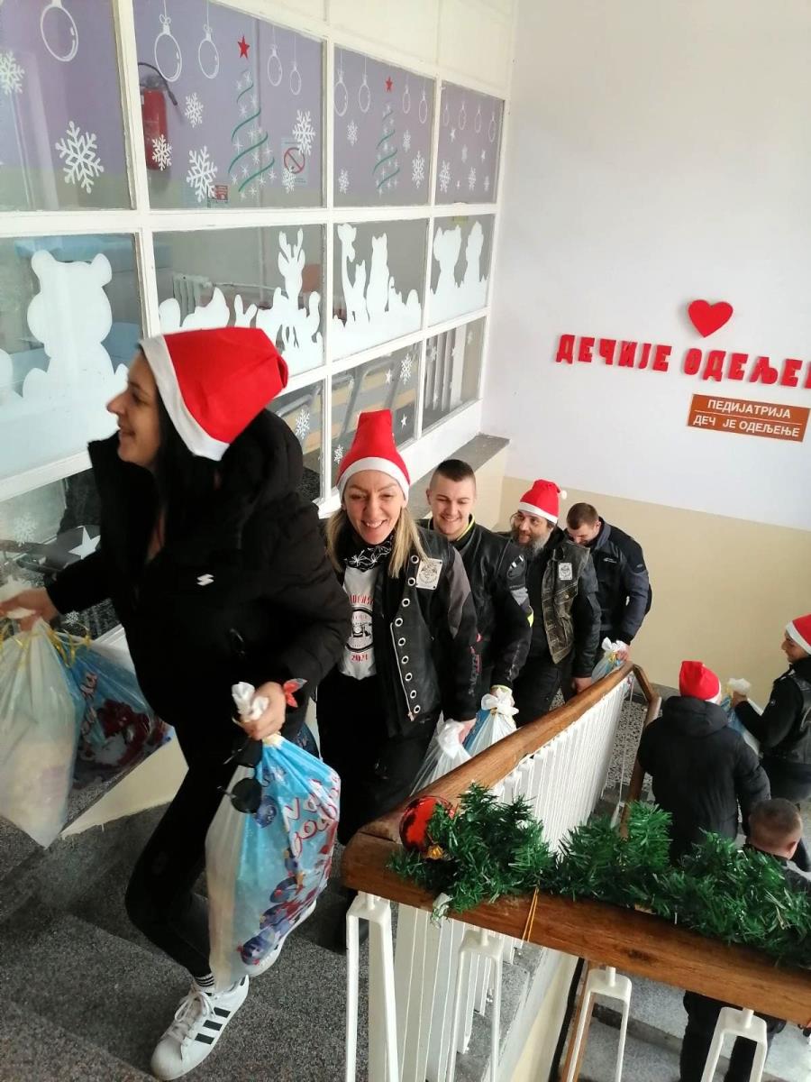 LOZNICA - Stižu bajkeri i bajkerke.jpg