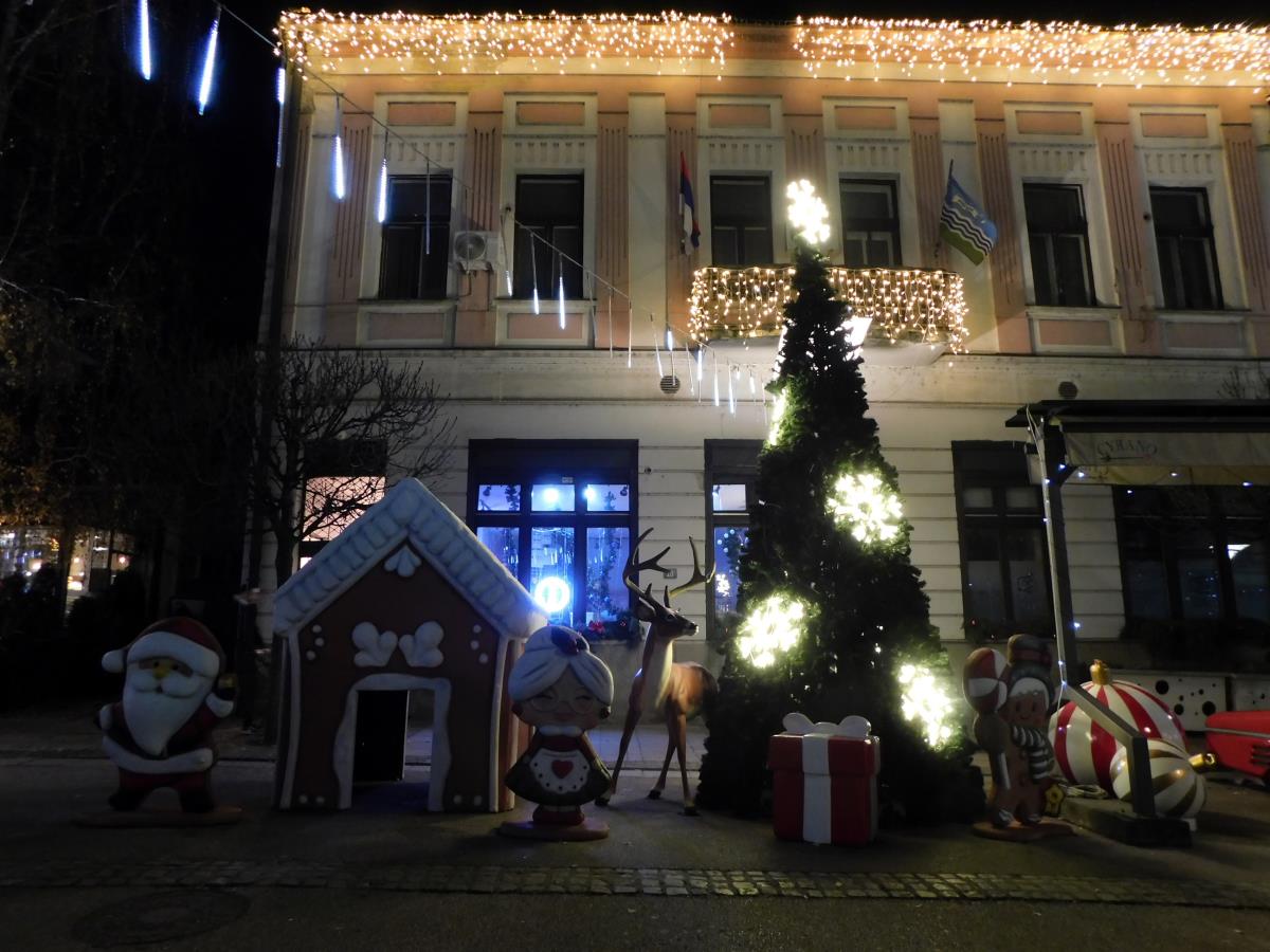 LOZNICA - Sve je spremno.JPG