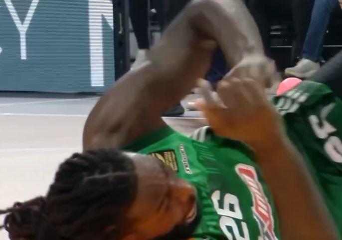 2024-12-19 20_25_56-QuotidienSport on X_ _🚨IMAGE DÉCONSEILLÉ🚨 Terrible blessure pour Mathias Lesso.jpg