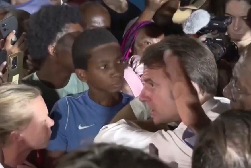 2024-12-20 09_45_35-Macron booed by crowd as he arrives to cyclone-hit Mayotte - YouTube — Mozilla F.jpg