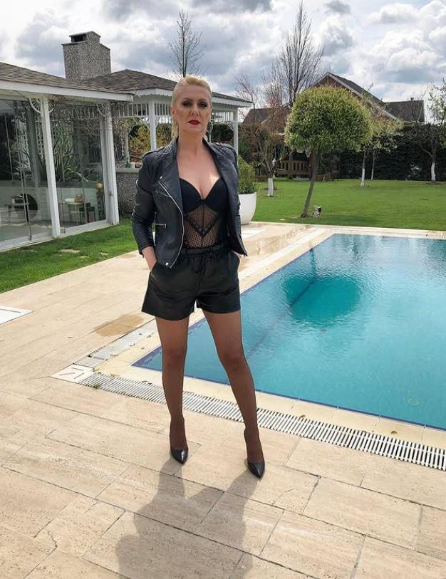 2024-12-20 10_26_49-ELMA HRUSTIĆ (@elmahrusticofficial) • Фотографије и видео записи на услузи Inst.jpg