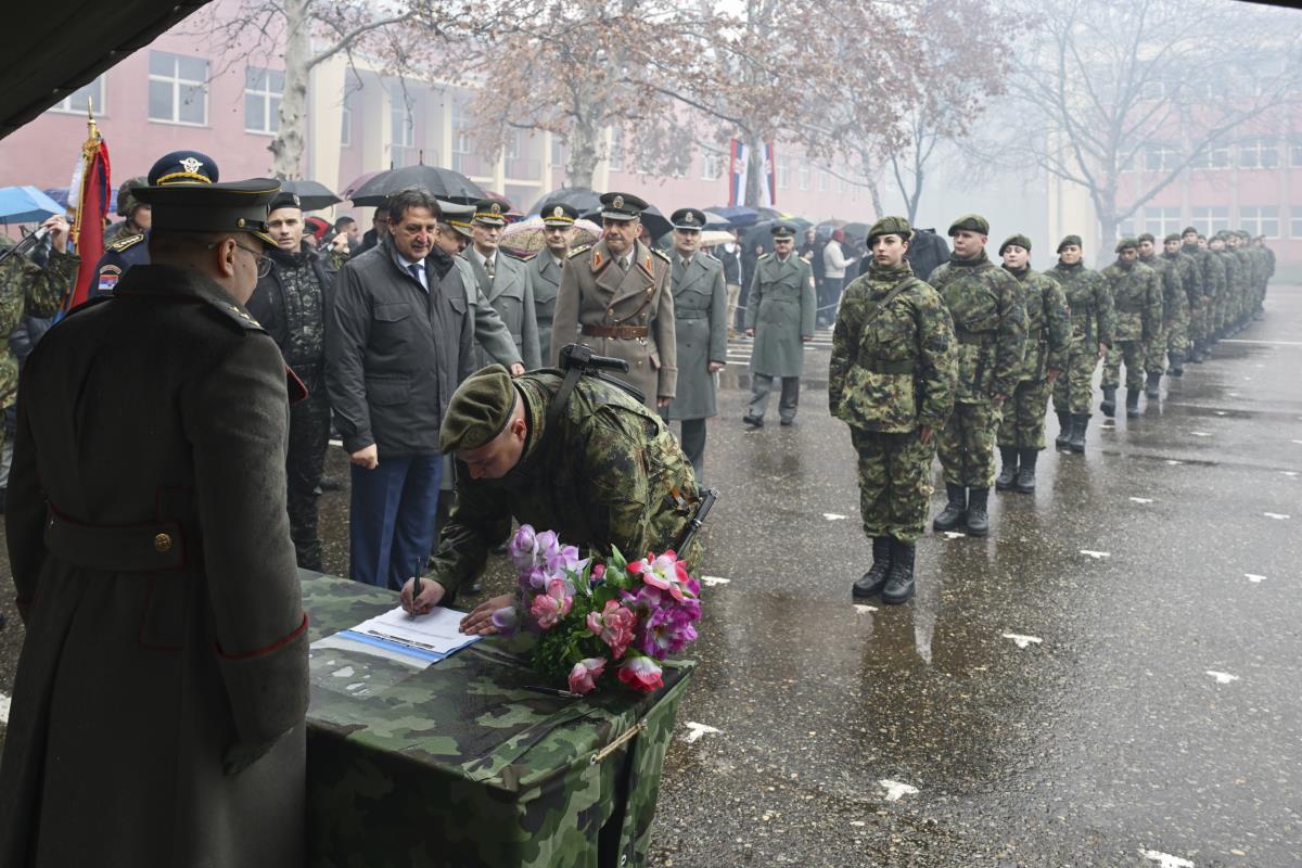 Polaganje zakletve vojnika na dobrovoljnom služenju vojnog roka i polaznika Kursa za podoficire kandidata iz građanstva (16).jpg