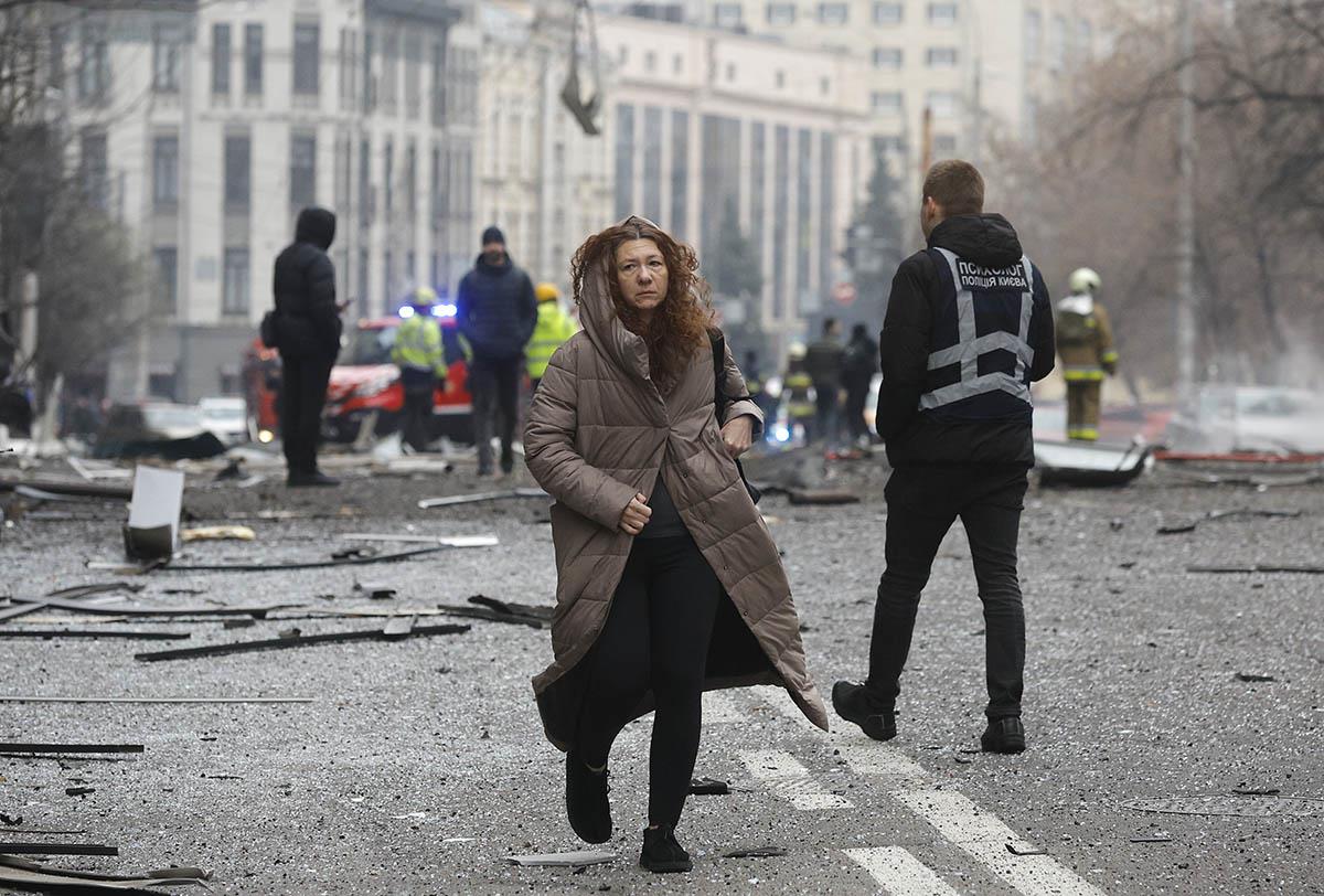 vesna04 EPA Sergey Dolzhenko.jpg