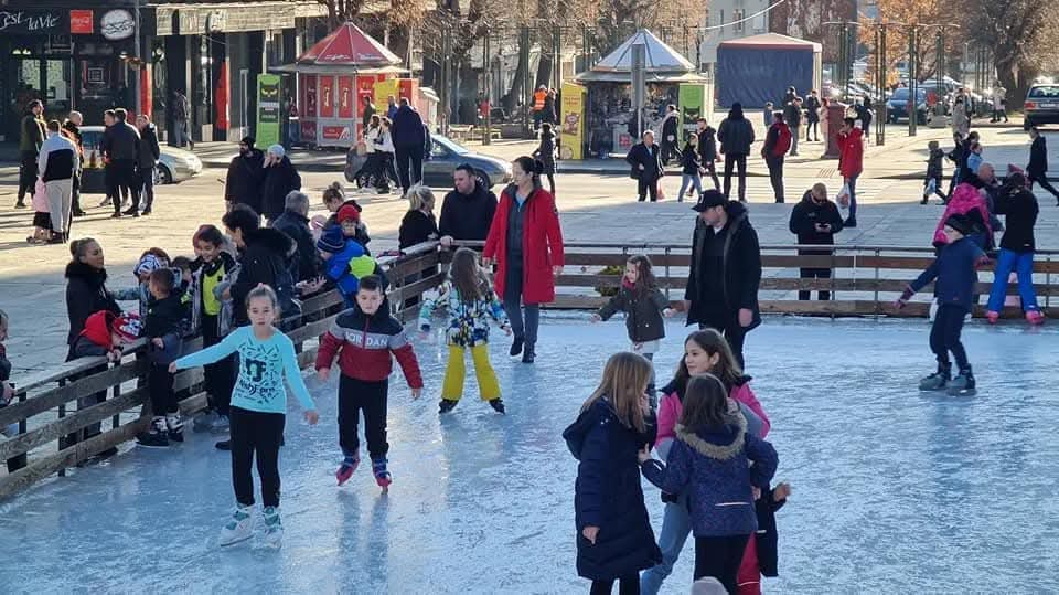 Klizalište u Užicu (2).jpg