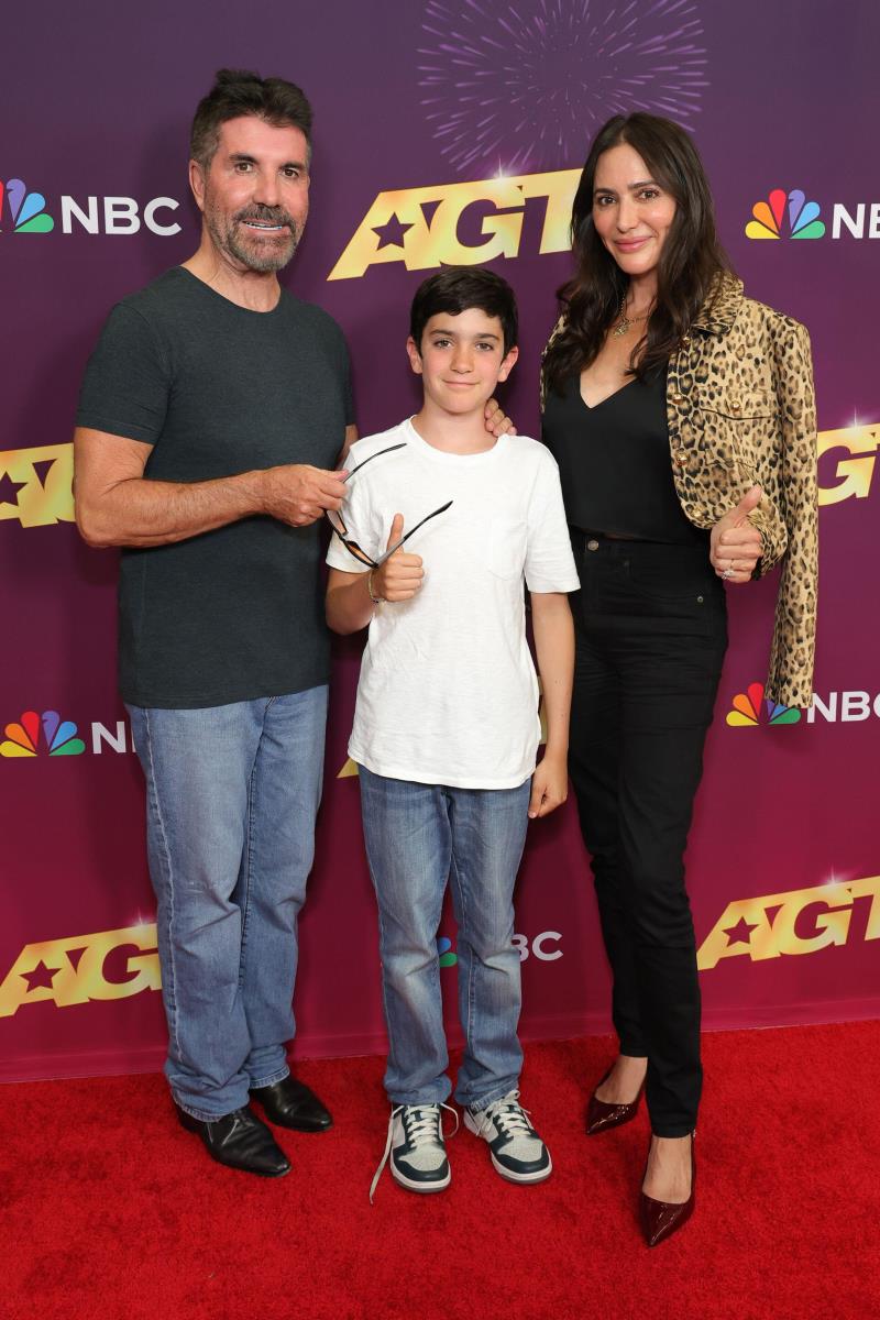 Sajmon Kauel sa porodicom