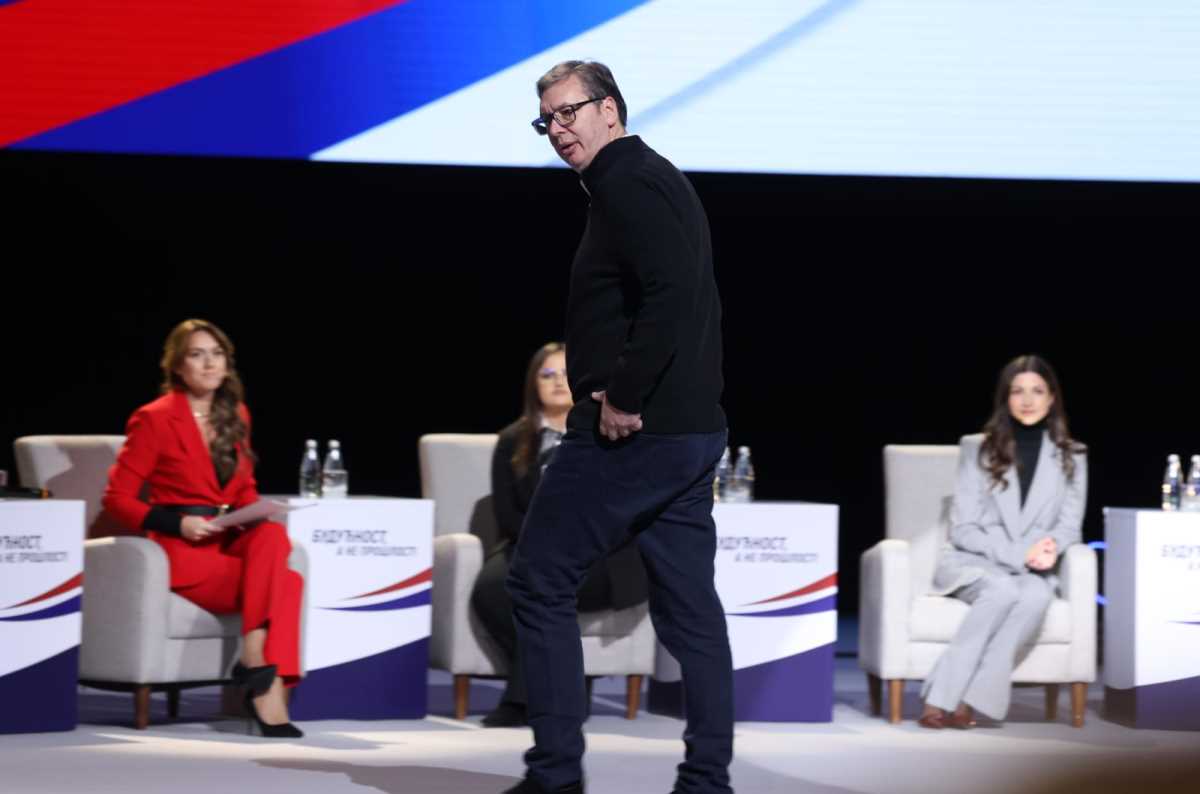 Predsednik Srbije Aleksandar Vučić o opoziciji: "Besplatan sir postoji samo u mišolovci"
