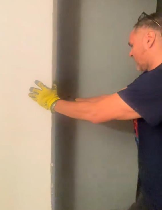 bračni par otkrio tajnu prostoriju u svojoj kući (3).png