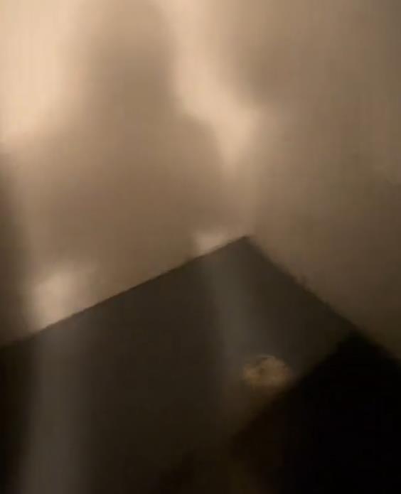 bračni par otkrio tajnu prostoriju u svojoj kući (4).png