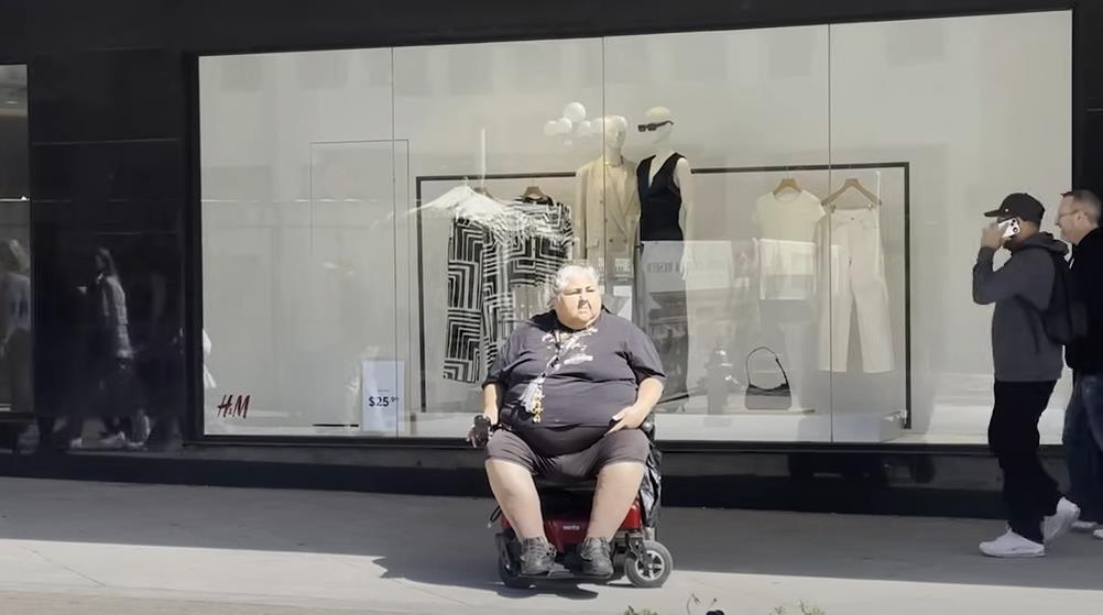 Robert Dacešin, svetski putnik, posetio je grad sa najviše gojaznih ljudi 2.png