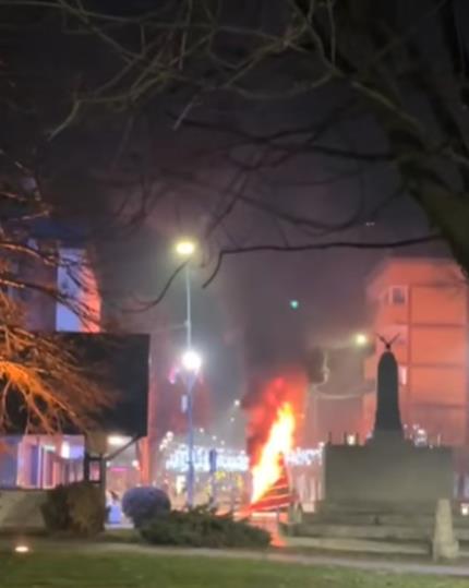 Ćuprija Novogodišnja jelka požar zapaljena jelka