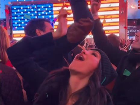 običaj jedenja grožđa za Novu godinu 3.png