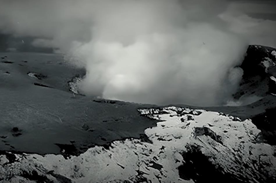 Erupcija vulkana Nevado del Ruiz odnela je živote 25000 ljudi.png
