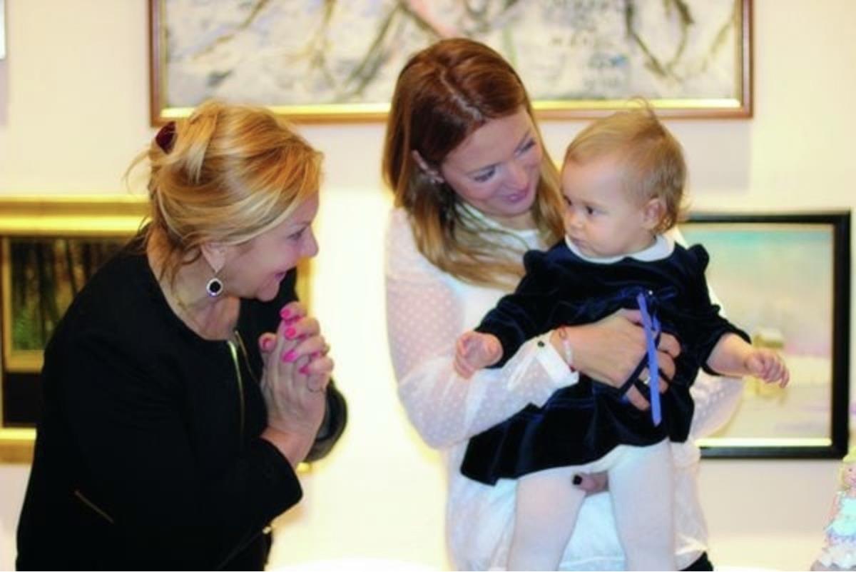 Merima sa ćerkom i unukom.JPG