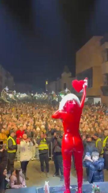 2025-01-01 11_25_31-WhatsApp.jpg