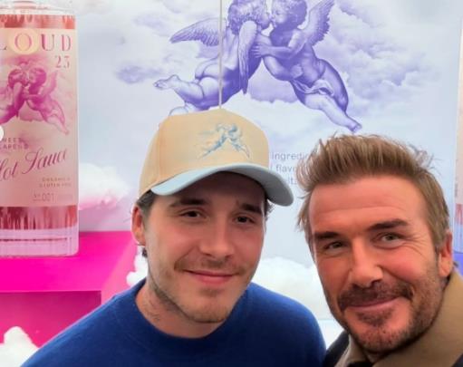 Dejvid Bekam sa porodicom u 2024 foto Instagram (4).png