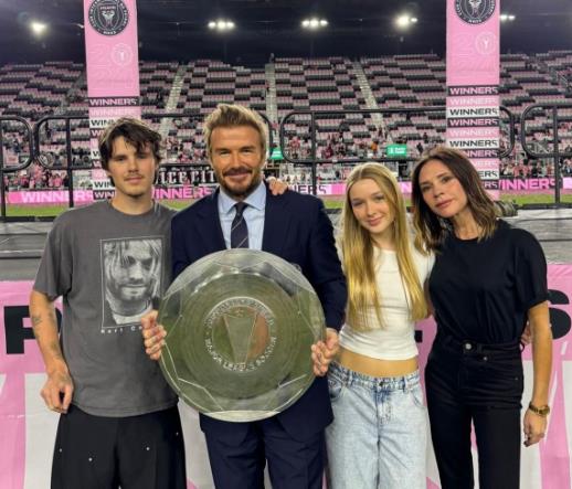 dejvid bekam viktorija bekam.png