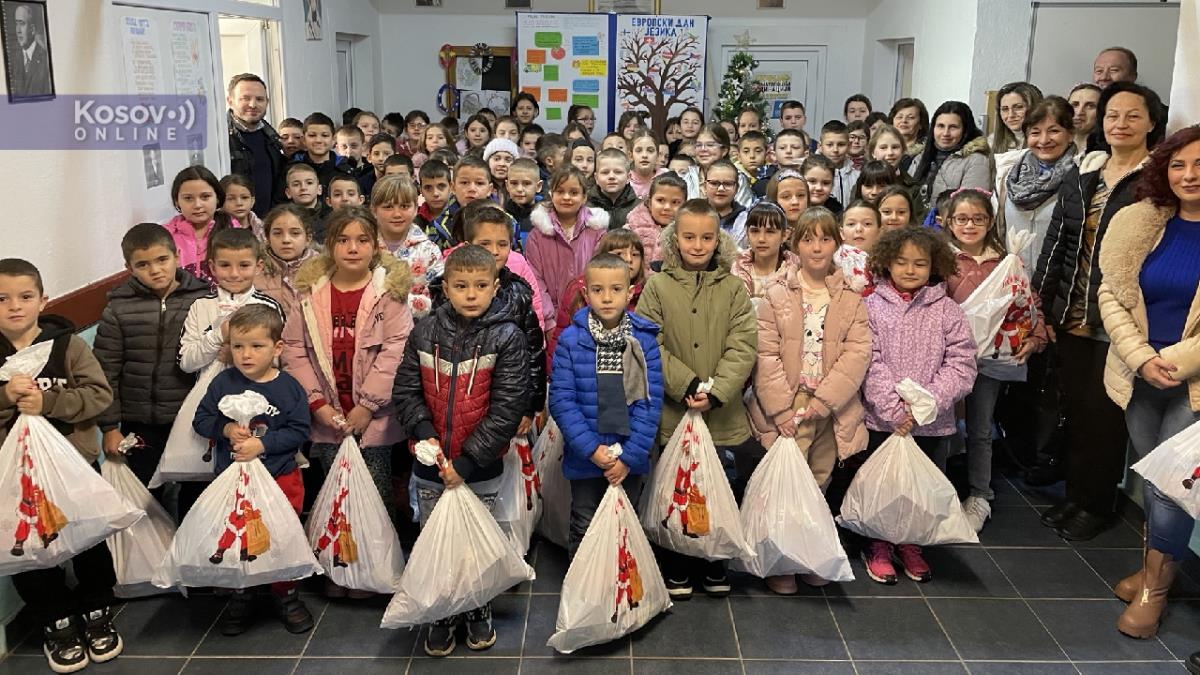 paketici_za_decu_u_kosovskoj_kamenici_4.jpg