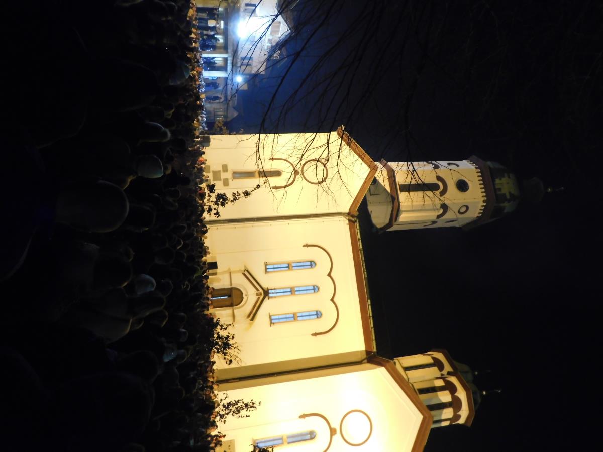 LOZNICA-Oadvno nije bilo više sveta.JPG