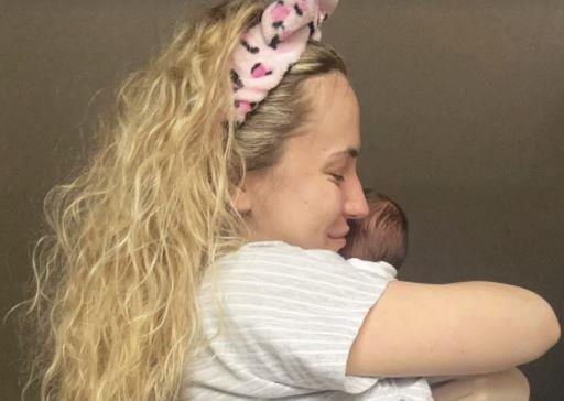 Milica Veličković pokazala ćerku