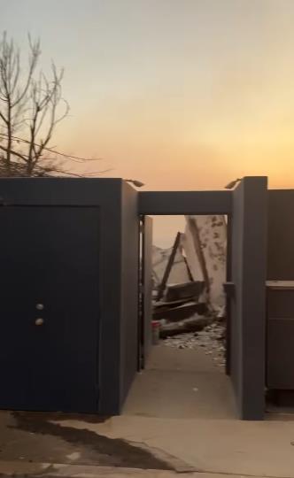 izgorela vila paris hilton u malibuu.png