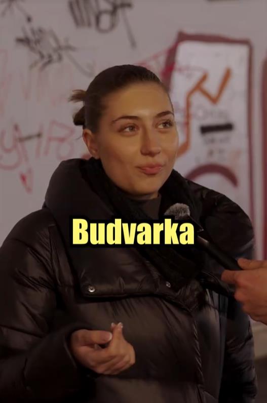 Tiktoker pitao prolaznike kako se zove žena iz Budve pa dobio iznenađujuće odgovore