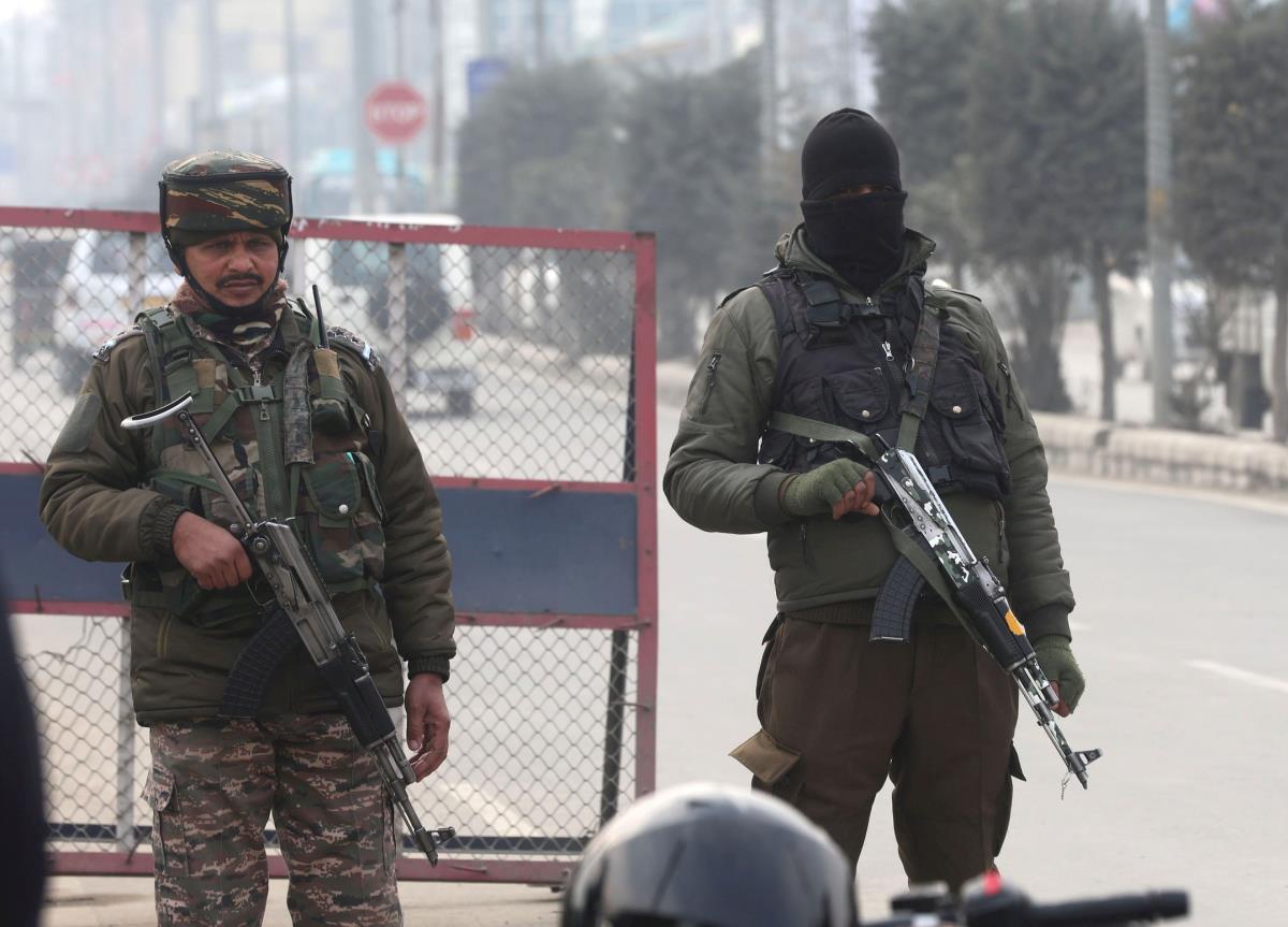 ceca01 EPA Farooq Khan.jpg