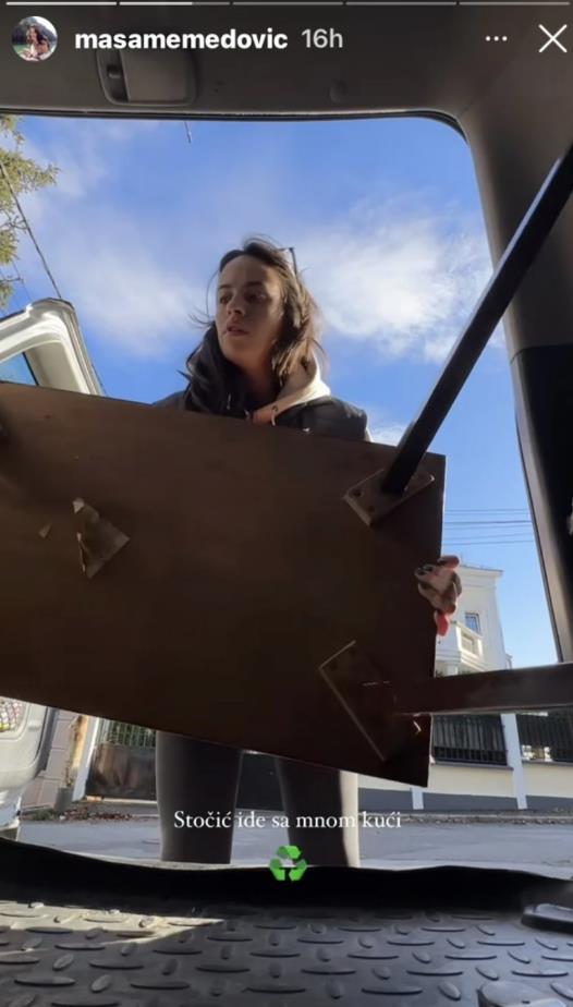Maša Memedović restaurirala stari sto