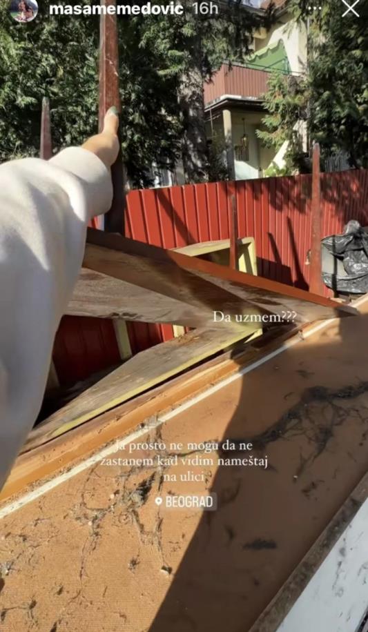 Maša Memedović restaurirala stari sto