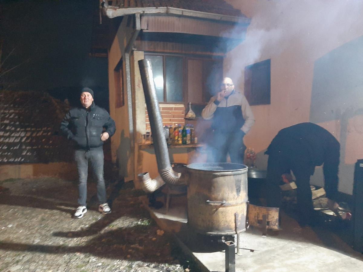 strazava kraj kazana.jpg