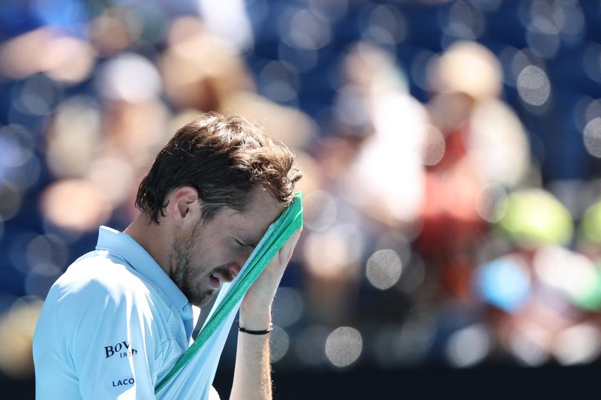 Medvedev rutinski do polufinala