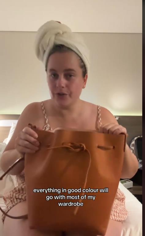 Hejdi Ejzer skupocenu torbu kupila za manje 12 evra 4.png