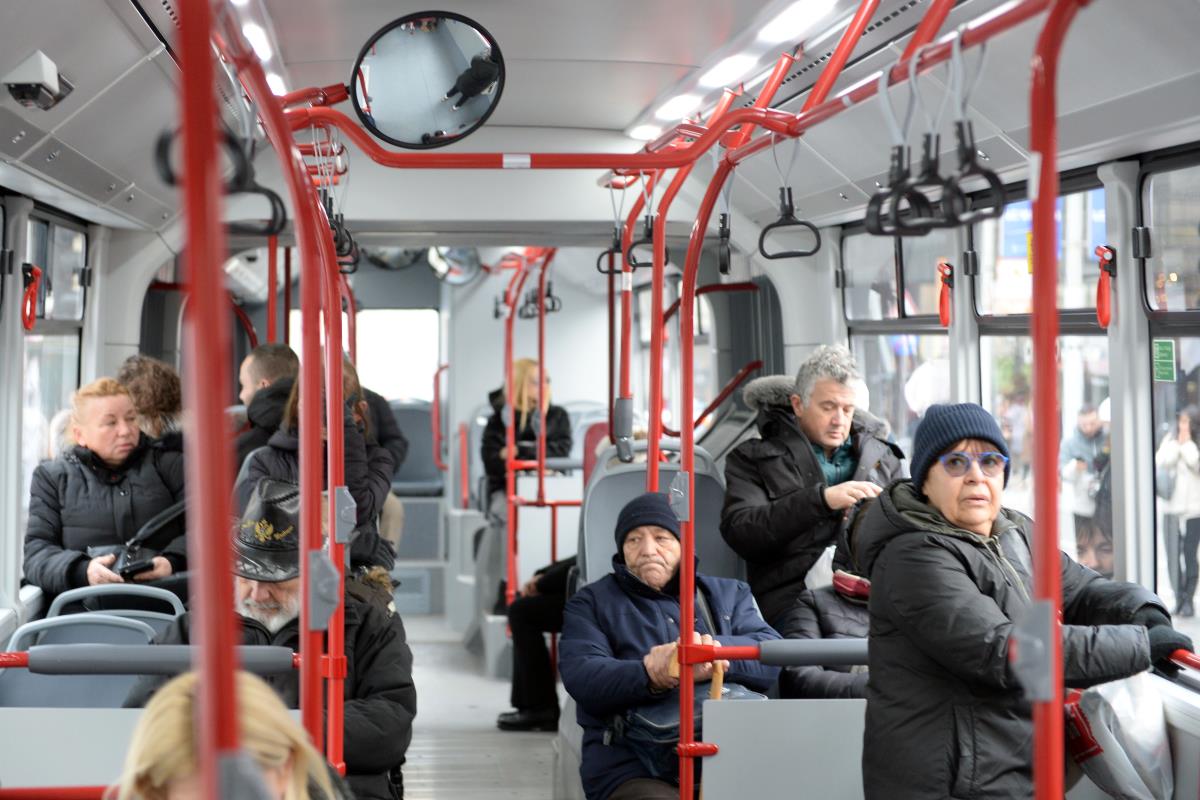 Novi autobusi GSP, foto Jakov Milosevic (3).JPG