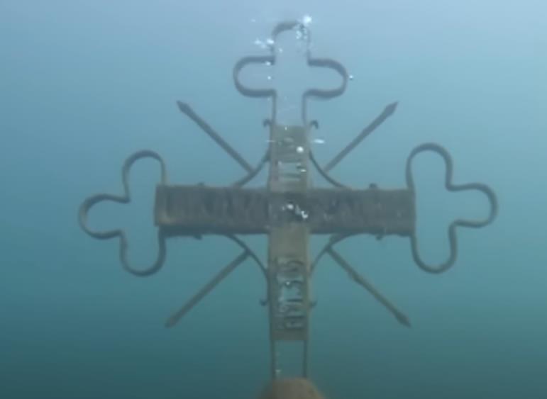 Ronioci uspeli da dođu do potopljene Valjevske gračanice.jpg