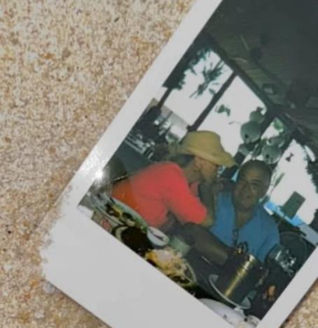 Lepa Brena slomljenu nogu leči u Tajlandu