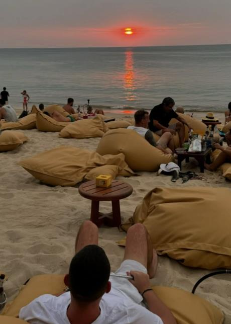 Lepa Brena slomljenu nogu leči u Tajlandu