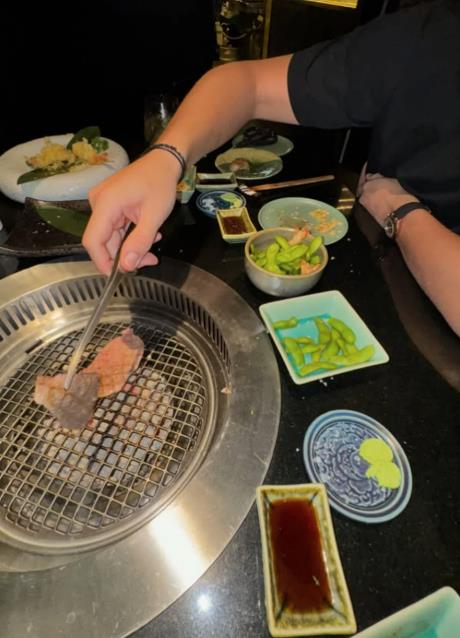 Lepa Brena slomljenu nogu leči u Tajlandu