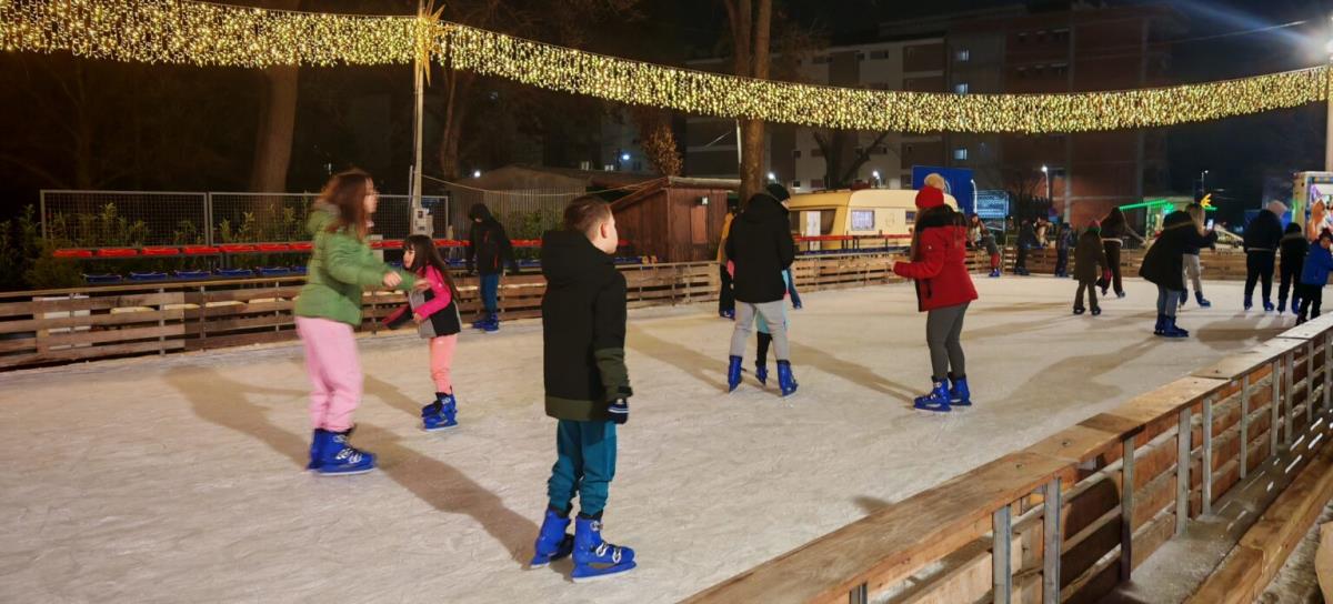 Doček 4, klizalište.jpg