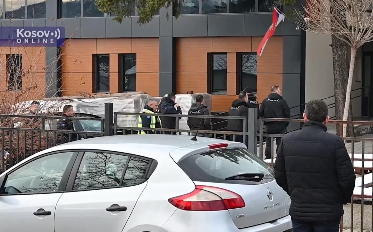 2025-01-15 09_18_26-Kosovska policija upala u zgrade opština i pošta u Kosovu Polju, Gračanici, Lipl.png