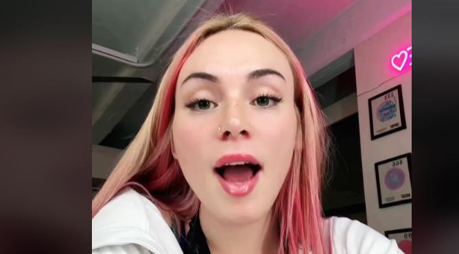 Trans žena Emili Džejms odlučila je da ukloni šest rebara 2.png