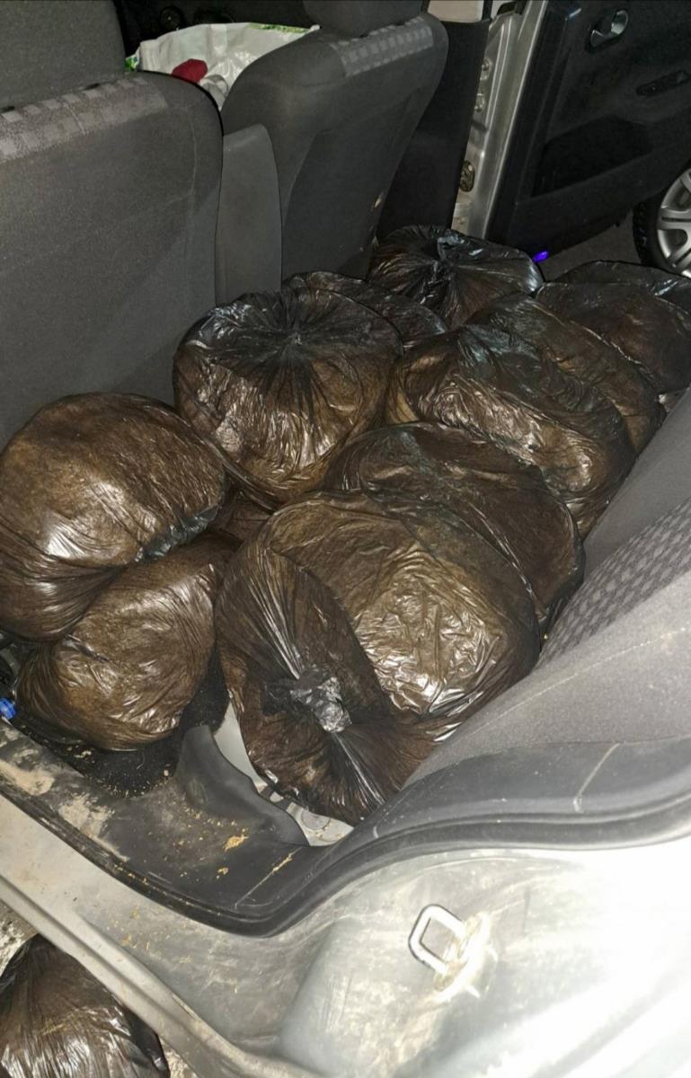 Uhapšene dve osobe zbog nelegalnog duvana.