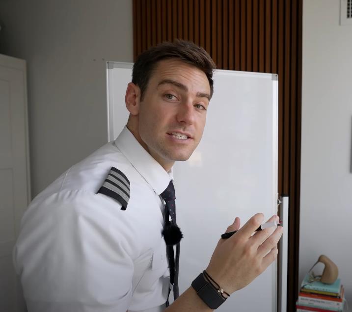 Pilot otkrio kolike su plate  (4).png