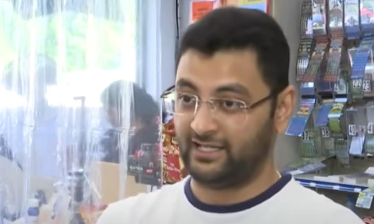 Abi Šah čovek koji je vratio izgubljenu lutriju.jpg